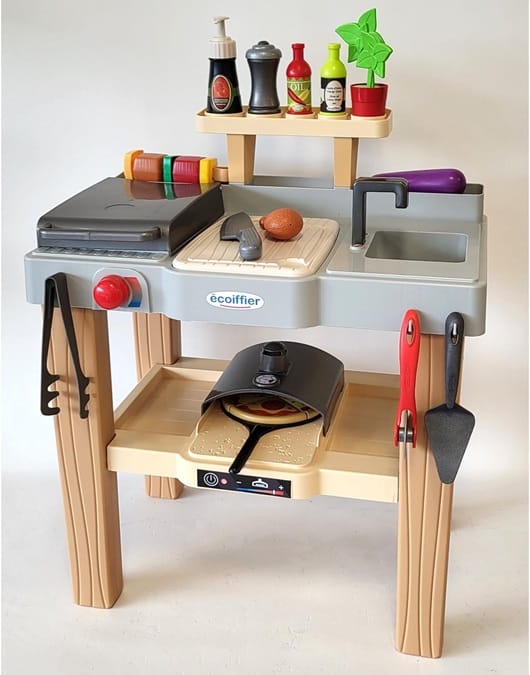 Ecoiffier Summer Kitchen grillillä ja pizzauunilla